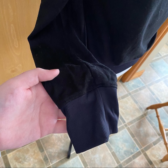 Koral Activewear • Black Breach Keyhole Front Crewneck Sweater - Picture 6 of 10